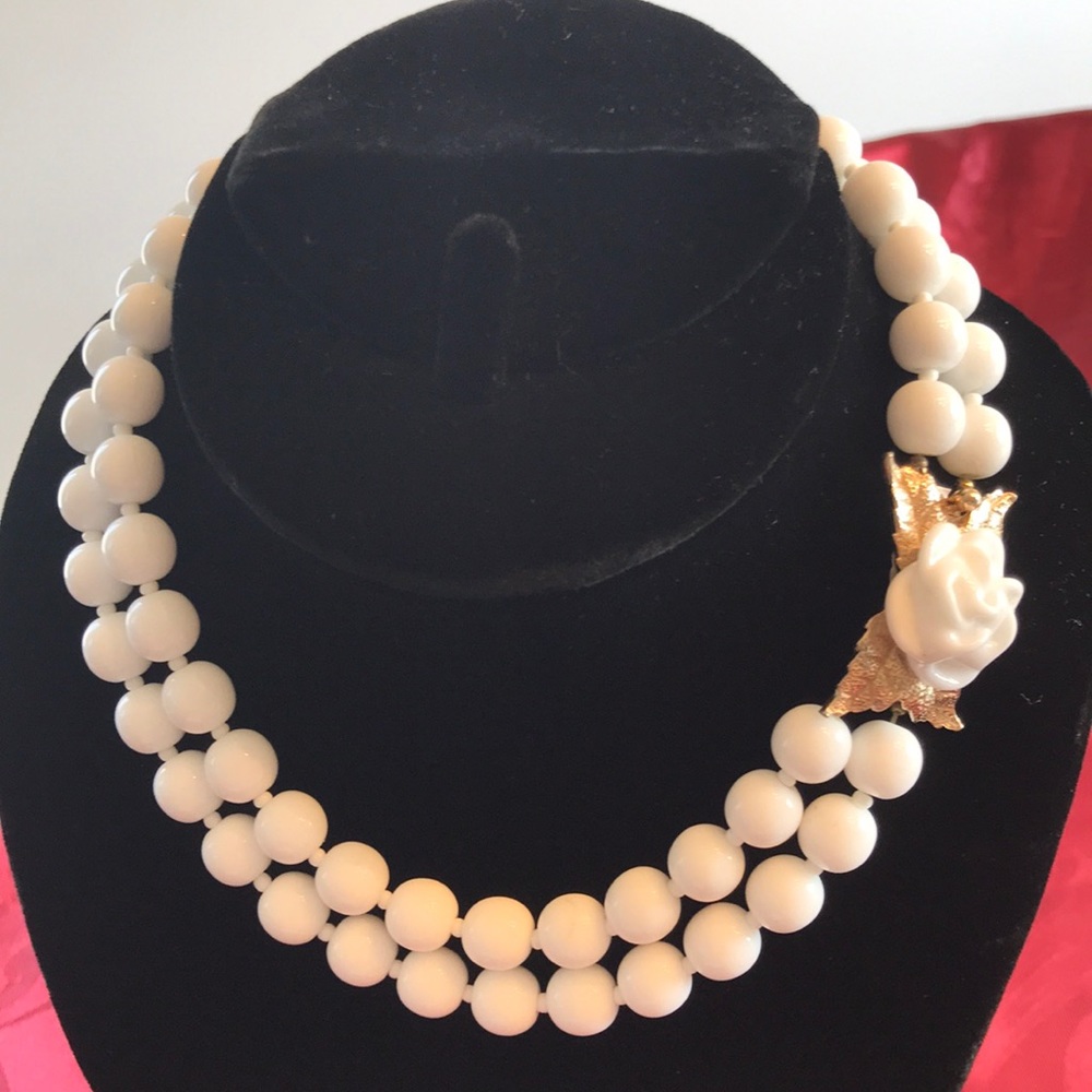 Castlecliff Mid century designer white milk glass bead choker